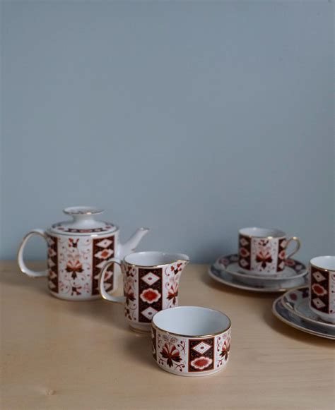 Mid 20th Century Irish Arklow Pottery Tea Set For Two With Teapot At