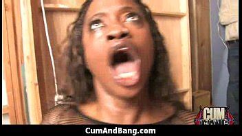 Une Fille Noire Suce Plusieurs Bites Blanches Dans Le Groupe De Redneck XVIDEOS