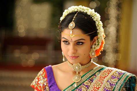 Hot Actress Andriya Hot In Saree