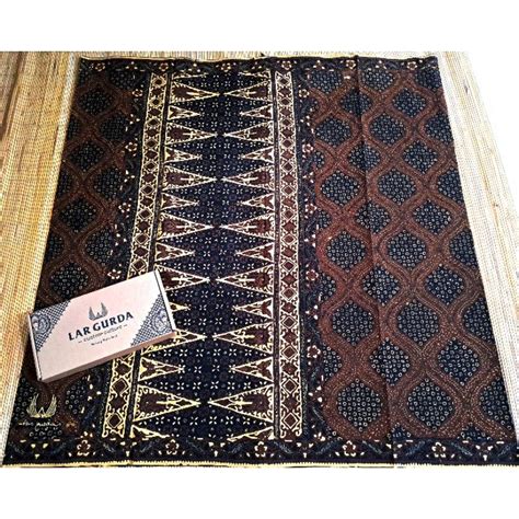 Jual LAR GURDA Kesikan PREMIUM Sarung Batik Tradisional Shopee Indonesia