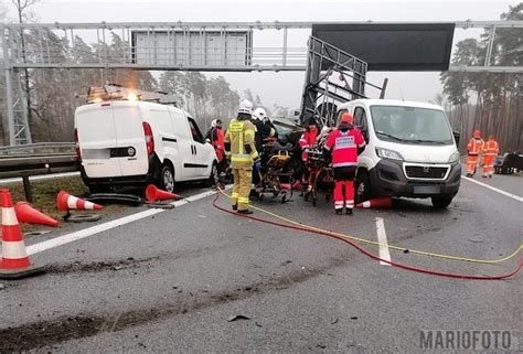 Śmiertelny wypadek na autostradzie A4 Bus przewożący kilka osób