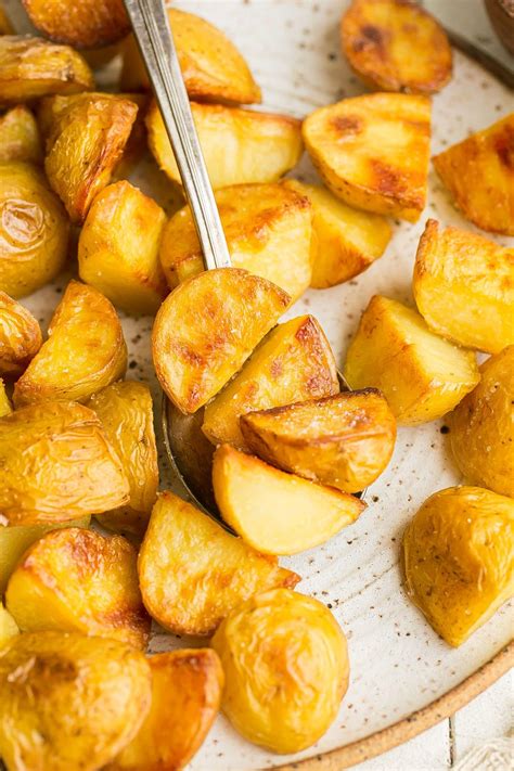 Crispy Salt And Vinegar Roasted Potatoes Kathryn S Kitchen