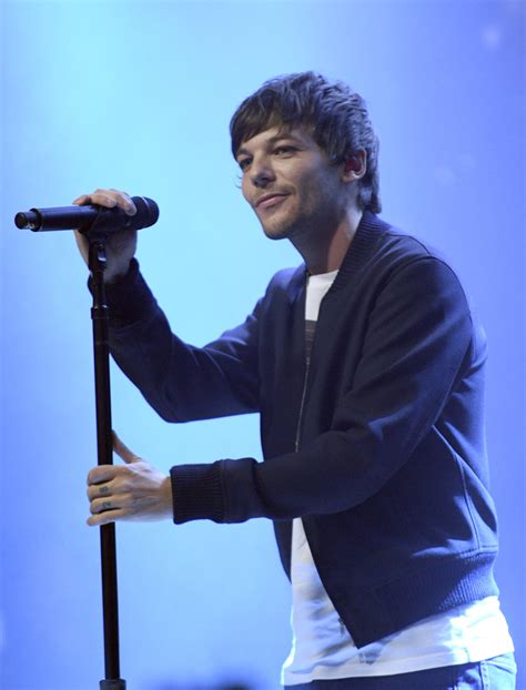 Hot Louis Tomlinson Pictures PS Celebrity