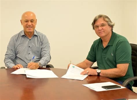 Carlos Alberto De Assis Firma Conv Nio De Res Duos S Lidos A