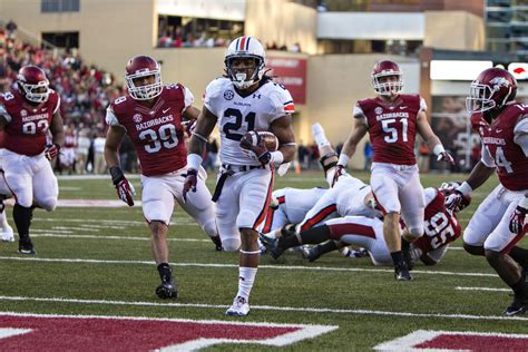 Auburn vs. Arkansas 2013 final score: Tigers coast by Razorbacks, 35-17 ...