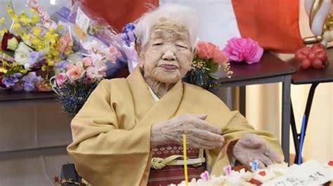 “全球在世最长寿老人”119岁了 爱吃巧克力、做算术 柬埔寨头条