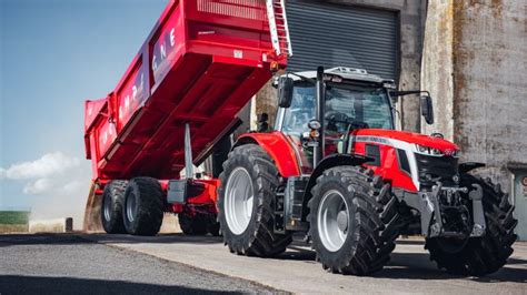 Le tracteur Massey Ferguson MF 7S bénéficie de 44 5 t de PTRA