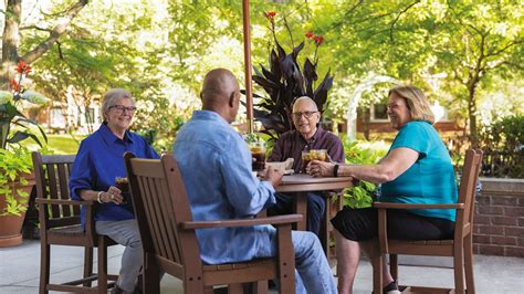 Senior Living Dining Options on the North Shore | Brooksby Village