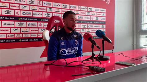 Vid Os Stade Brestois Stade De Reims Lavant Match Avec Yehvann