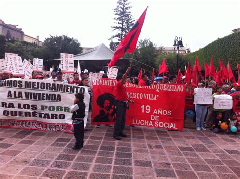 Antorchistas Y Villistas Se Manifiestan Frente A Palacio De Gobierno