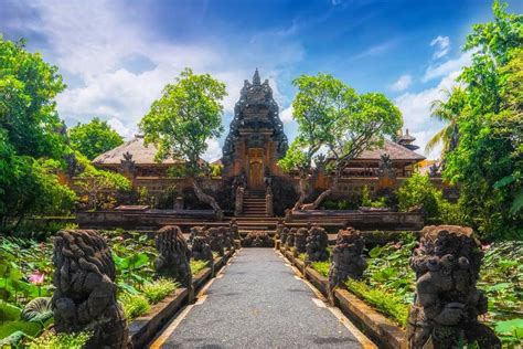 denpasar  ubud  bus taxi shuttle