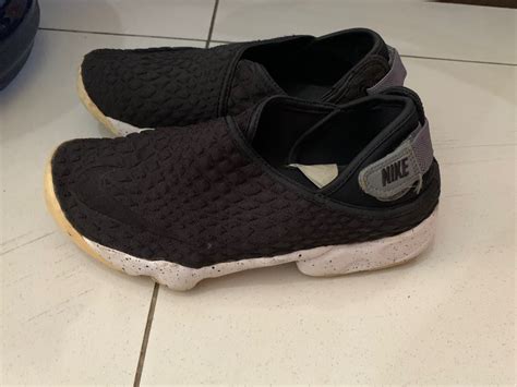 Nike woman shoes on Carousell