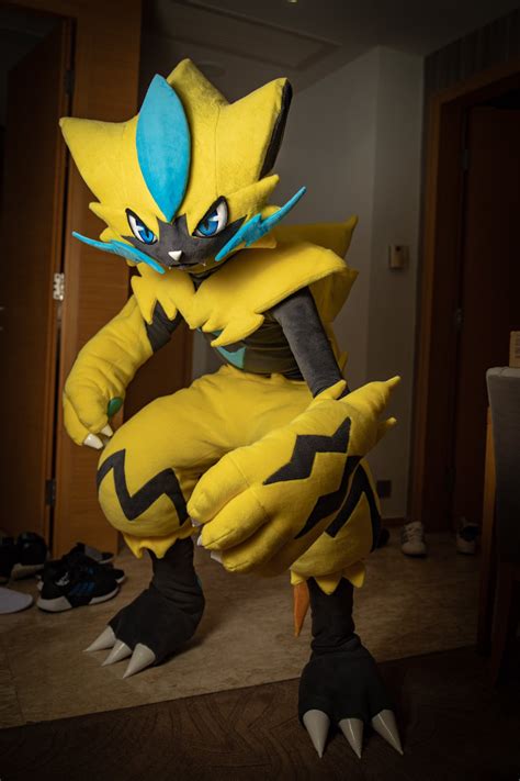 Spottacus Pawmff On Twitter Zeraora Is A Bipedal Feline Pokémon