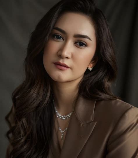 artis indonesia  terjerat pinjol salah satunya hingga rp