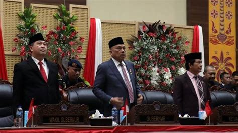 Pimpin Rapat Paripurna Ketua Dprd Sulut Terus Bergerak Maju Untuk