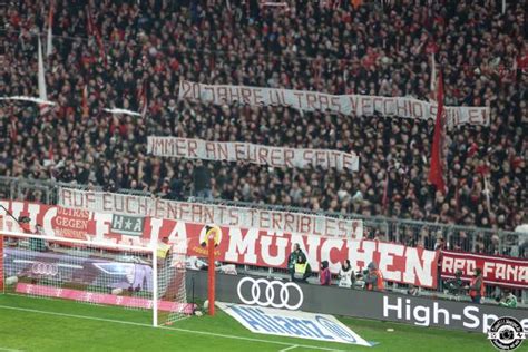 Fotos Galerie Heimfans Fc Bayern München Vfb Stuttgart 1712