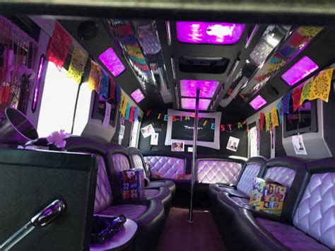 Home [chicagobusrentals.com]