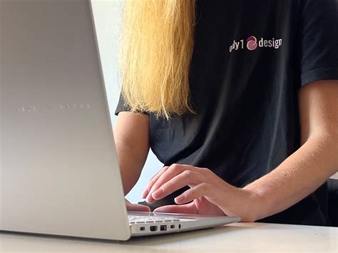 contact professional photographer web designer   design