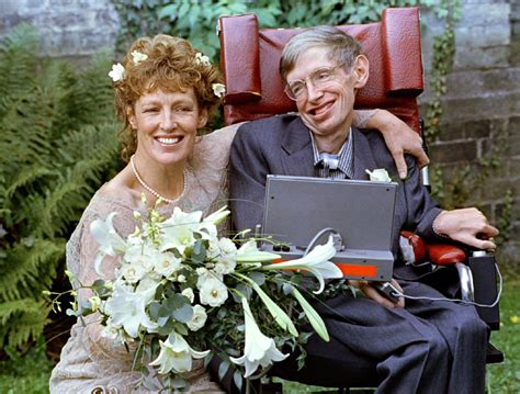 DRAGON: Hawking and second wife agree to divorce