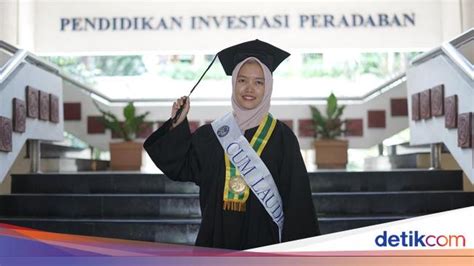 Anak Buruh Pabrik Ini Bisa Buktikan Raih Nilai Tertinggi Di Uny