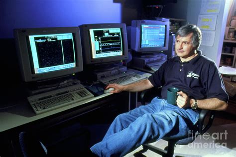 Dr Seth Shostak By Science Photo Library