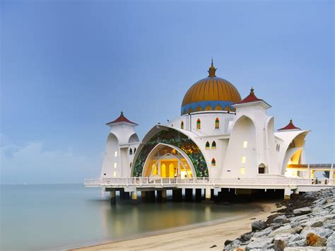 abaut bangunan bersejarah  melaka ronald  lawson