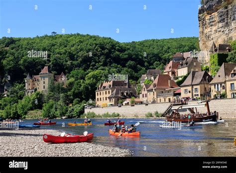 Promenade Sur La Dordogne à La Roque Gageac En Périgord Classé Parmi