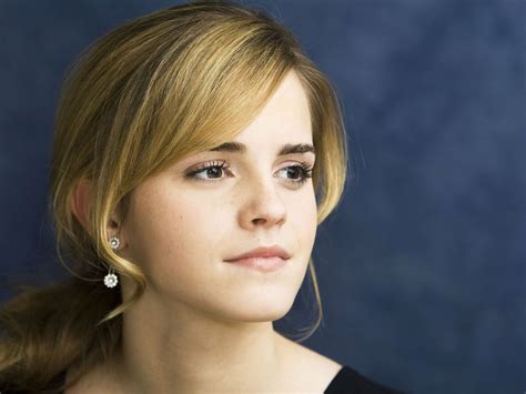 Emma Watson Getting Glow In Face Hd Wallpapers Wallpapers Hd