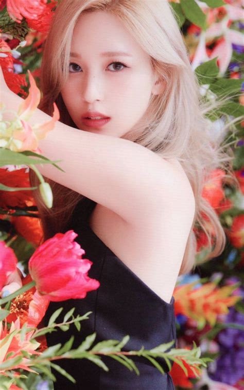 Pin By Lulamulala On Twice Mina In 2021 Mina Blonde Asian Gorgeous