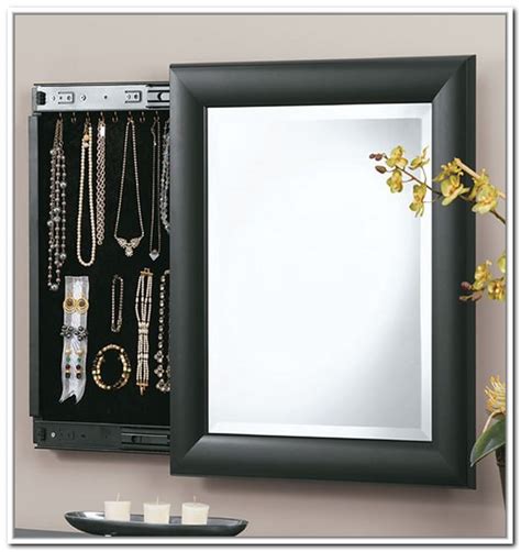 Зеркала с секретом: всегда стильно и удобно