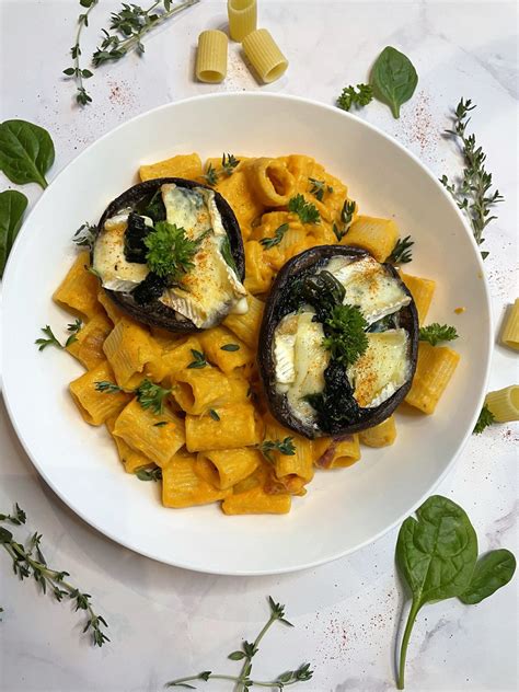 Pasta In Romige Pompoensaus Met Portobellos Brie En Spinazie Recept