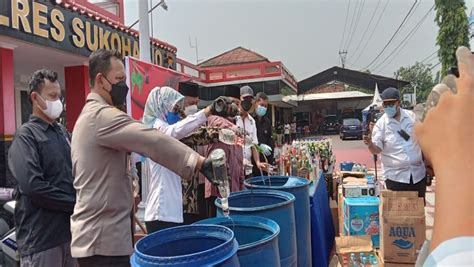 Jelang Ramadan Polres Sukoharjo Musnahkan Ribuan Liter Miras