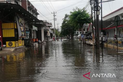 Bpbd Semarang Imbau Masyarakat Waspadai Curah Hujan Tinggi Antara News