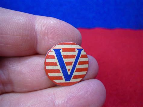 VINTAGE MILITARY PATRIOTIC WW2 / WW1 HOME FRONT PIN PINBACK #14 ...