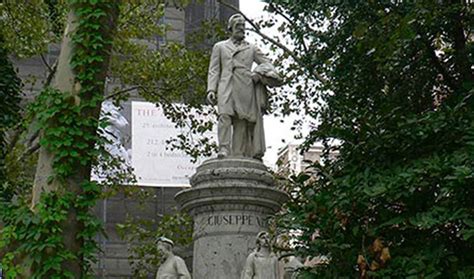 Monumento A Giuseppe Verdi New York Club Dei Appassionati