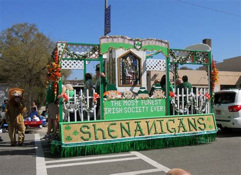 St. Patrick's Day in Savannah, GA | Savannah chat, Irish, Book worth ...