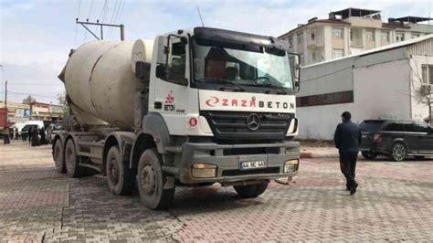 Beton mikserinin altında kalan kadın hayatını kaybetti