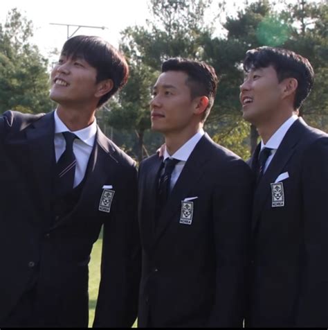 더쿠 - 사람을 좋아하고 사람을 잘 따르는 사람 좋아하는 평화의 강아지 흥민