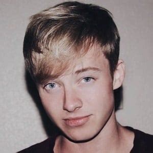 Sam Golbach - Age, Family, Bio | Famous Birthdays