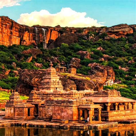 Heritage Sites in Karnataka That you Must Visit | Karnataka Tourism