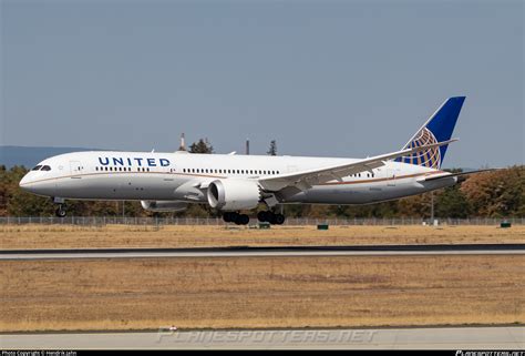 N United Airlines Boeing Dreamliner Photo By Hendrik Jahn