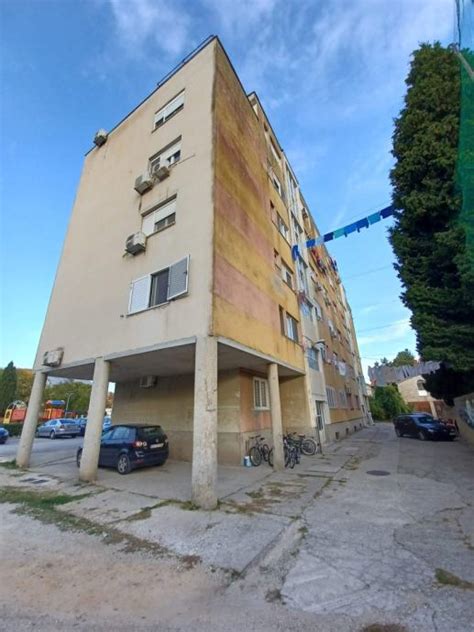 Dvosobni stan na prvom katu Opuzen 48 m² prodaja