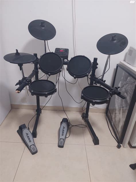 סט תופים אלקטרוניים Alesis Turbo כלי נגינה הקשה ותופים יד שניה ad