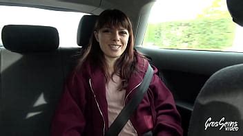 Marie Baise Son Amie Tiny Avec Un Gode Ceinture XVIDEOS