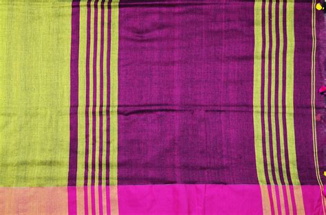 Tvis And Bliss Olive Green And Maroon Plain Style Handloom Silk Cotton