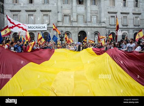 Concentración por la unidad de España en la plaza Sant Jaume en