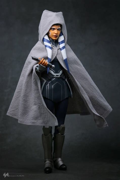Hot Toys TMS The Clone Wars Ahsoka Tano Collectible Figure Page Collector