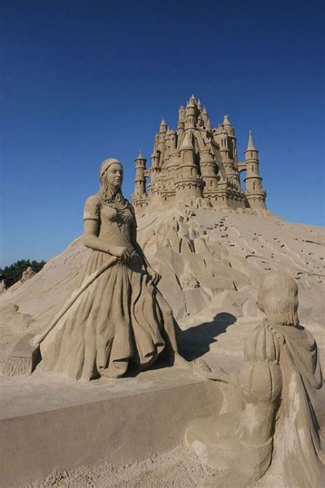 The Best Sand Sculptures in the World (61 pics) | Sand art, Sand ...