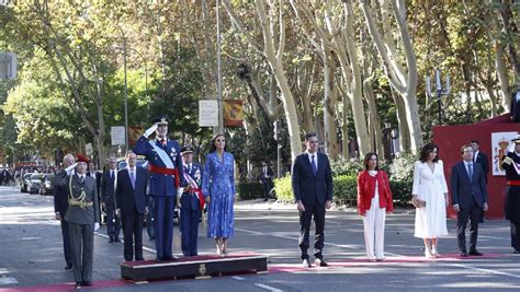 El Presidente Del Gobierno Espa Ol Es Abucheado En Desfile Del De O