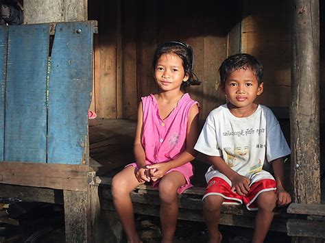 Au Temple Portraits Enfants Sihanoukville Kampong Som